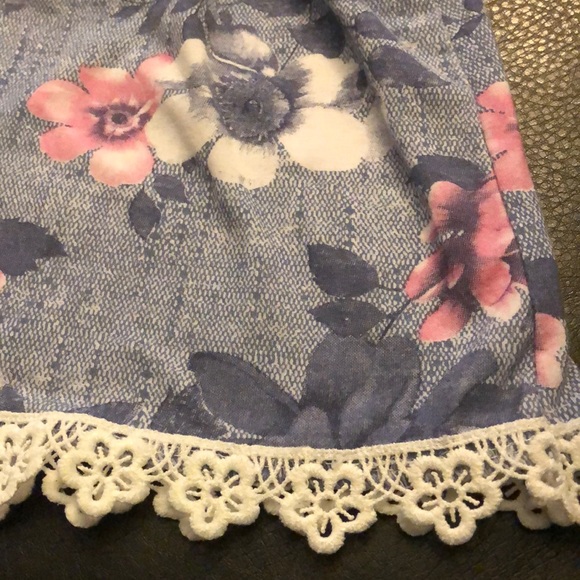 Girl’s summer outfit, off shoulder top with shorts - Picture 3 of 10